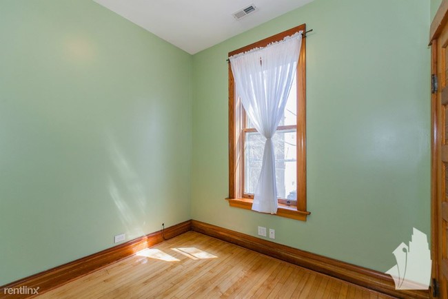 Foto del edificio - 5142 N Paulina St