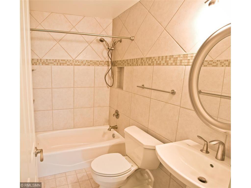 Building Photo - 1225 Lasalle Ave