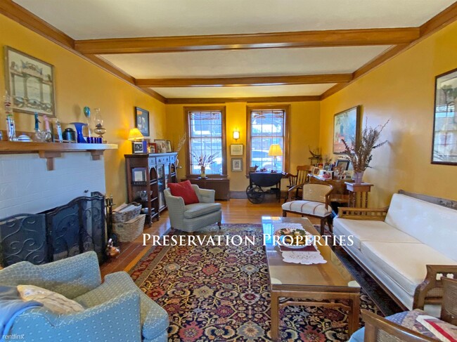 Building Photo - 4 br, 3.5 bath House - 269 Waltham St