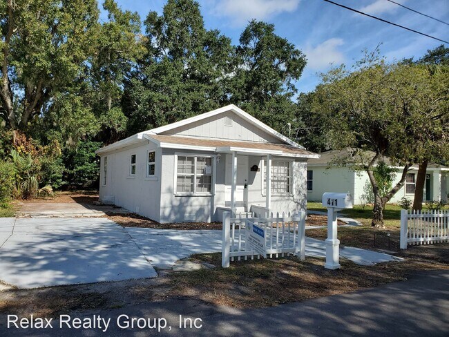 Building Photo - 411 12th Ave E