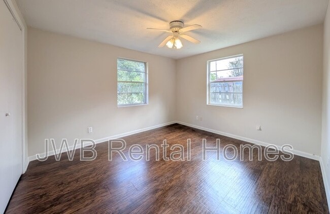 Building Photo - 5742 Newberg Ln
