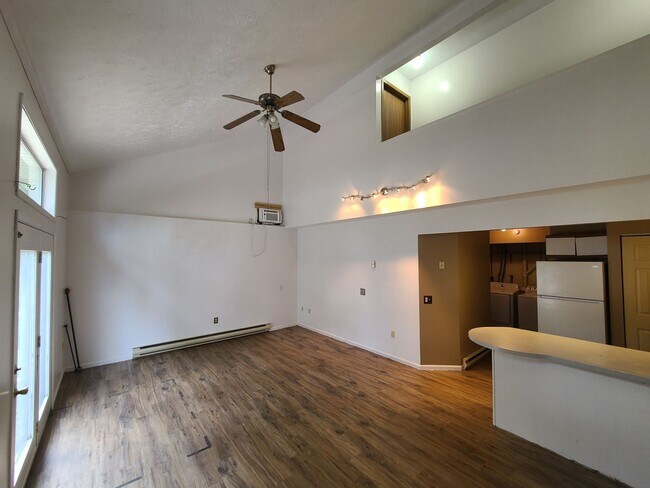 Building Photo - 3 br, 2 bath House - 131 Springbrook Street