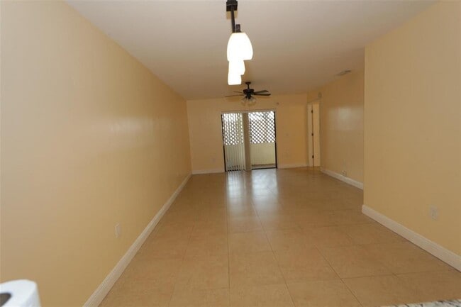 Foto del edificio - 2987 NW 110th Ave