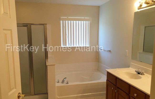 Building Photo - 3955 Medlock Park Dr SW