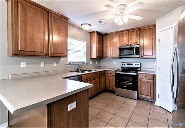 Foto del edificio - 111 NW Wittington Ln