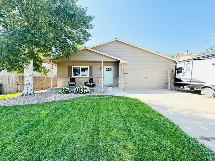 Primary Photo - Cute 3 bed/ 1.5 bath Ranch Style House in ...