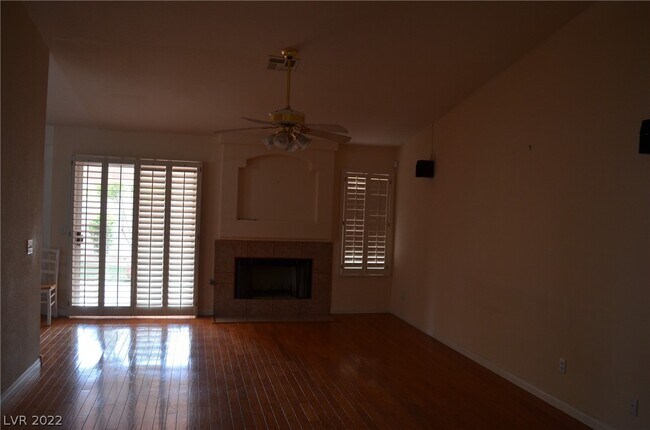 Building Photo - 7612 Emerald Gardens Cir