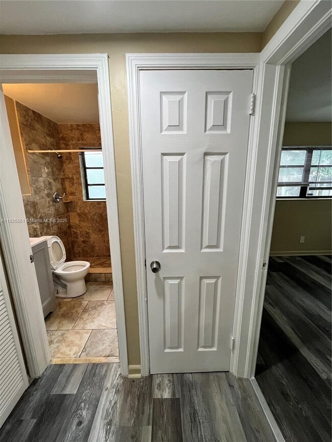 Foto del edificio - $3,000MONTHLY;1608 S 19TH AVE #HOUSE HOLLY...