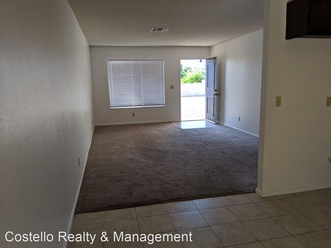 Foto del edificio - 3 br, 2 bath House - 880 Jeri Lane