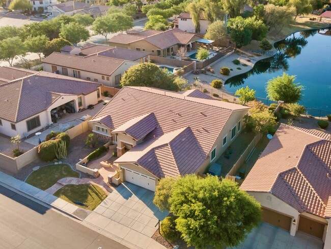 Building Photo - 3750 E SAWTOOTH DR