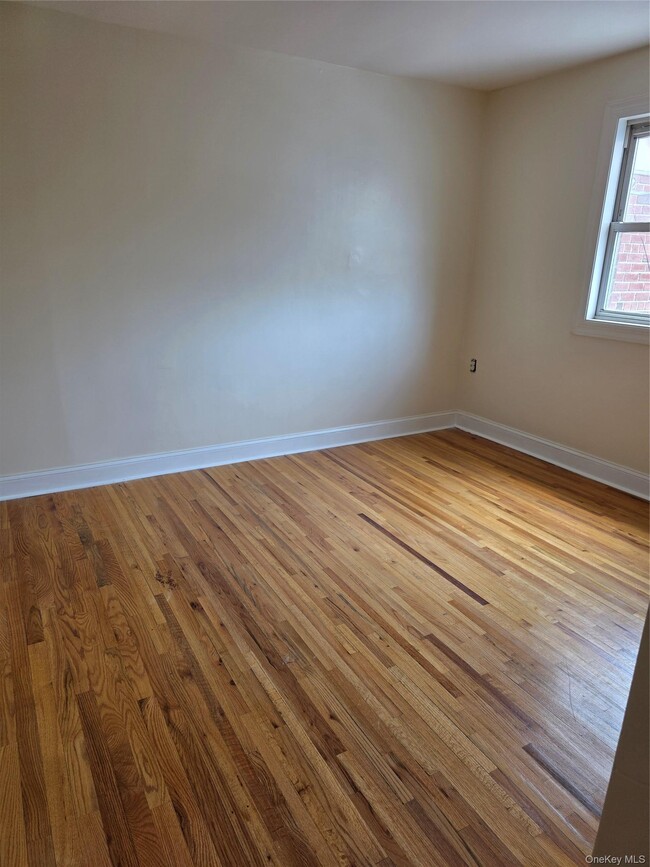 Foto del edificio - 1500 E 222nd St
