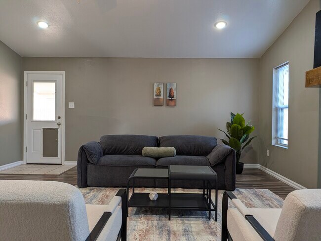 Foto del edificio - 1908 Janeway St