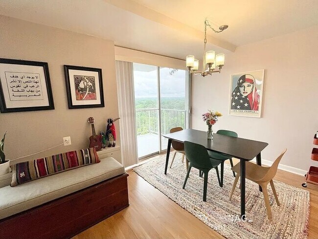 Foto del edificio - 301 N Beauregard St