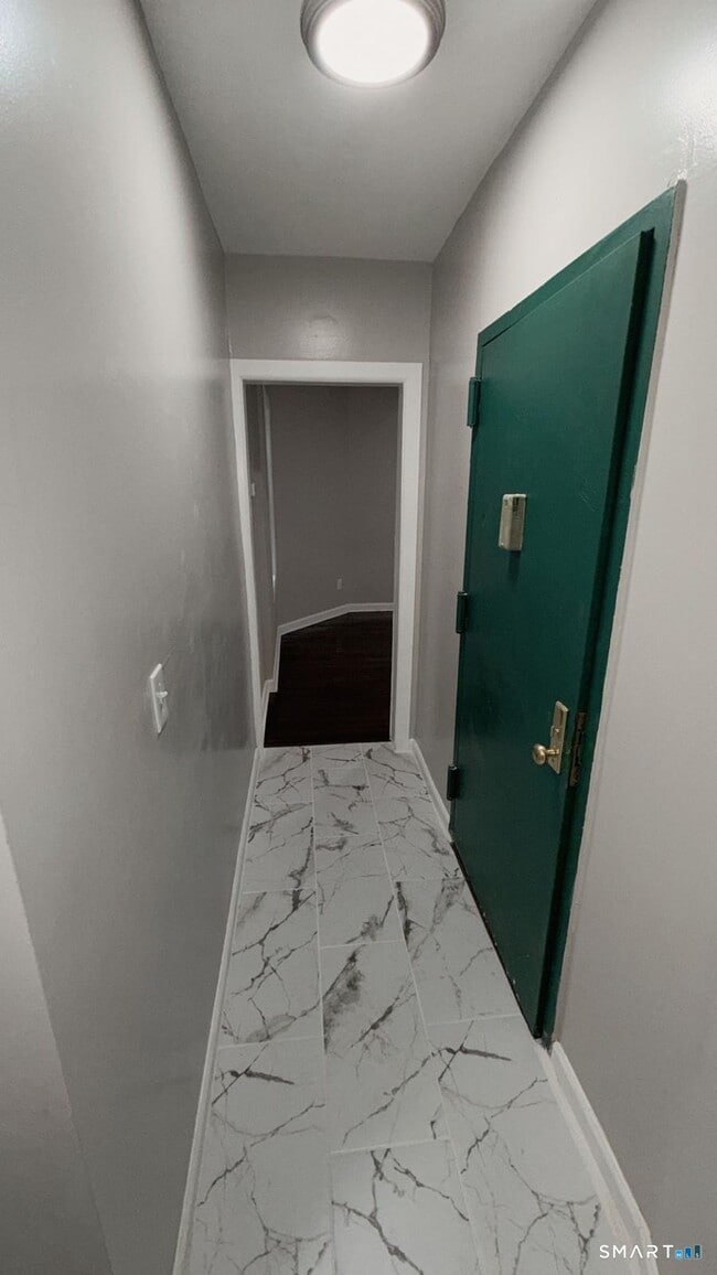 Foto del edificio - 1071 Pembroke St