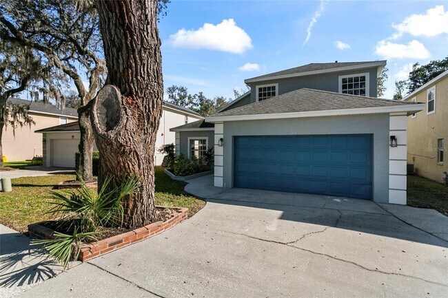 Building Photo - 214 Pinewood Dr