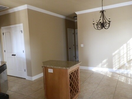 Foto del edificio - 1325 Tulip Ct