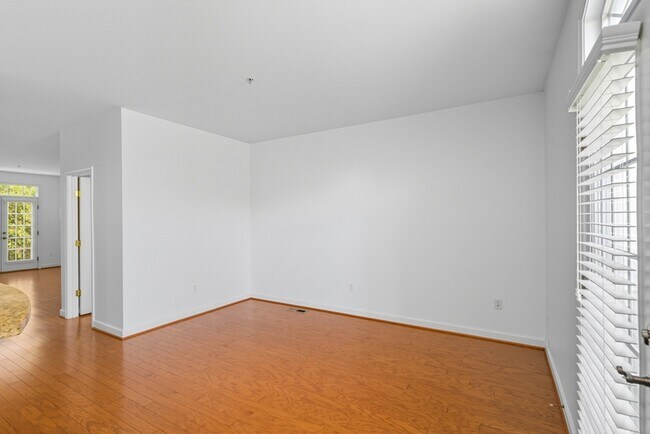 Foto del edificio - 613 Spectator Ave