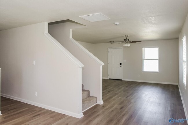 Foto del edificio - 129 Elmhurst Dr