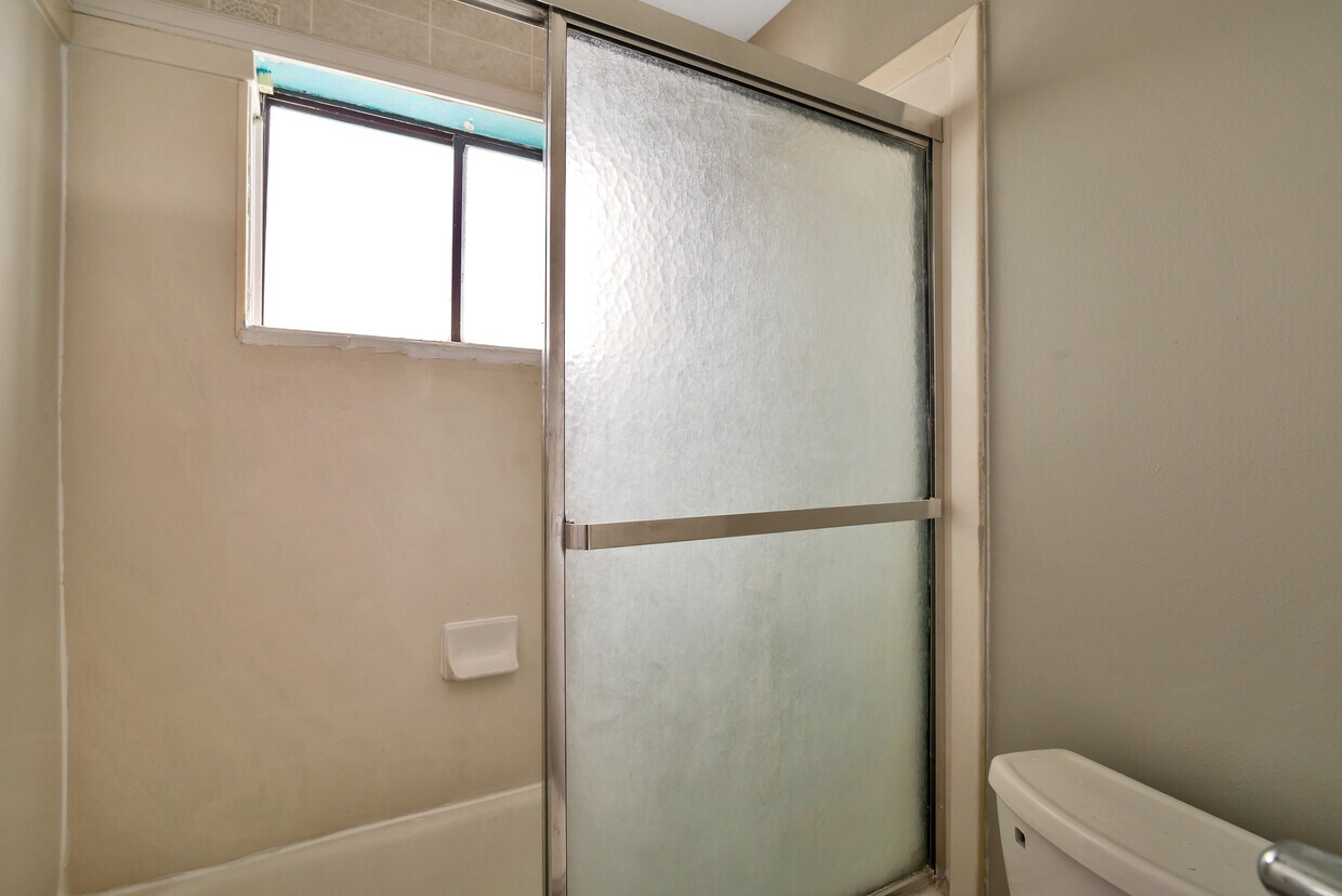 Foto principal - 649 Swenson Ave