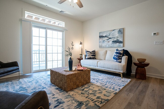 23BurkentineHadleyPlaceCorte de cinta35 - Smith Farm Townhomes