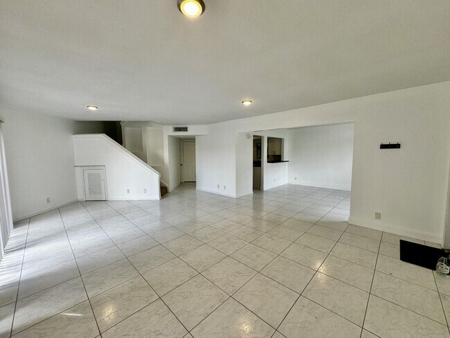 Building Photo - 120 Weybridge Cir