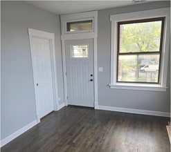 Building Photo - 1915 N Karlov Ave