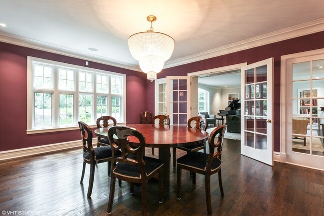Building Photo - 256 Ravine Dr