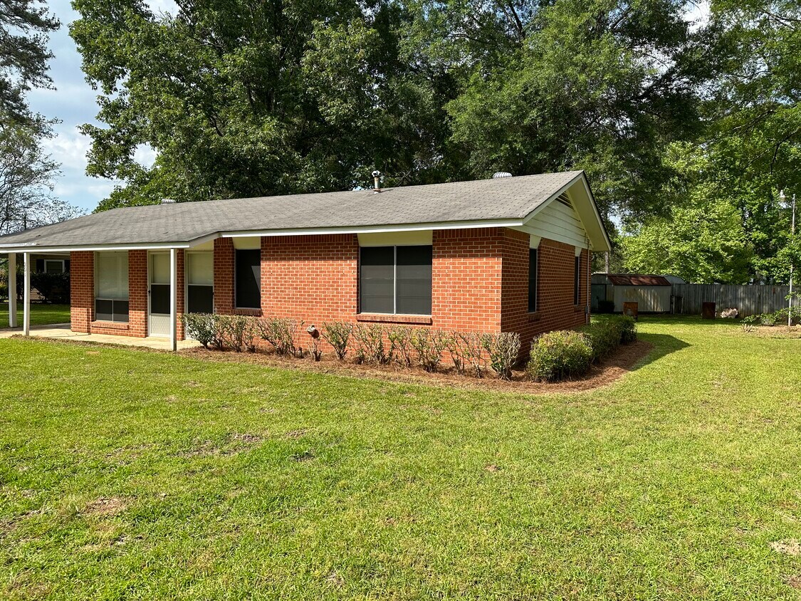 201 Pine Tree Ln, Haughton, LA 71037 House Rental in Haughton, LA