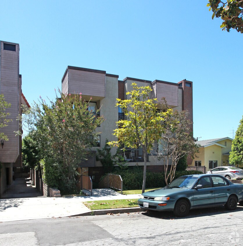 Foto del edificio - 1046 Grover Ave