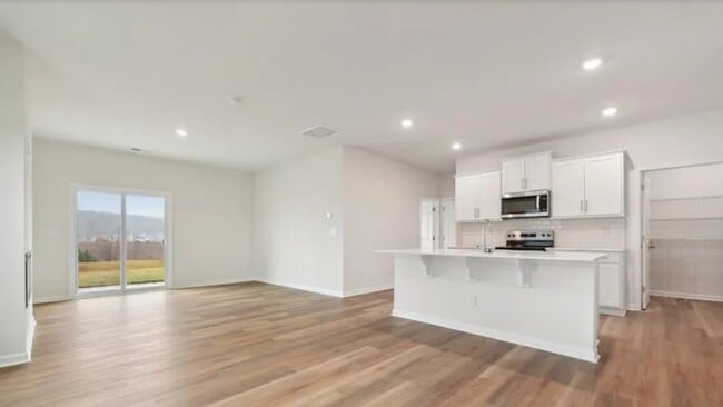 Building Photo - 8048 Plymouth Dr