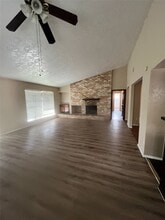 Building Photo - 10115 Overview Dr