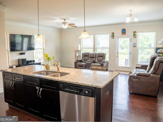 Building Photo - 10643 Naramore Ln