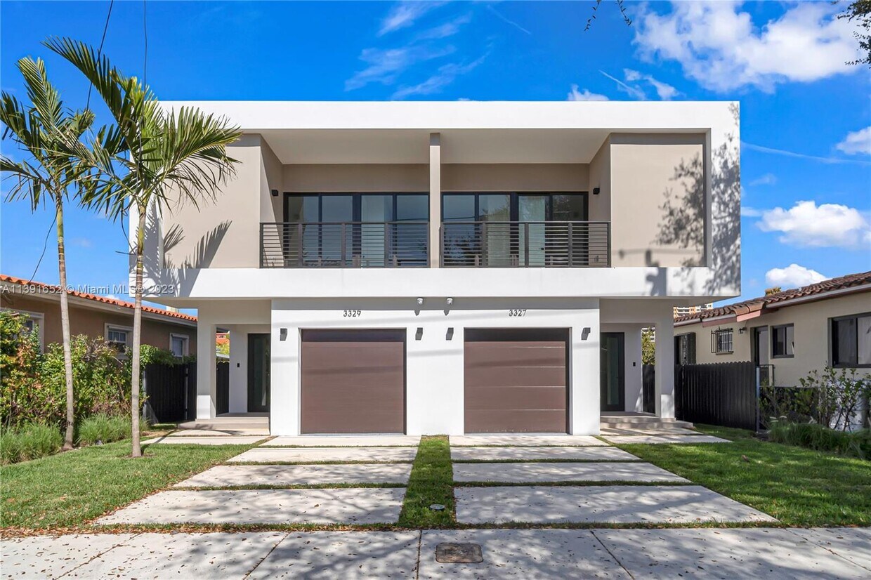 Foto principal - 3329 SW 24th St