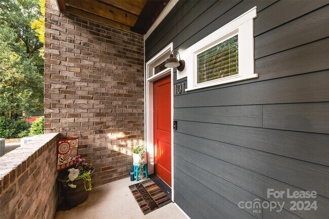 Building Photo - 935 McAlway Rd