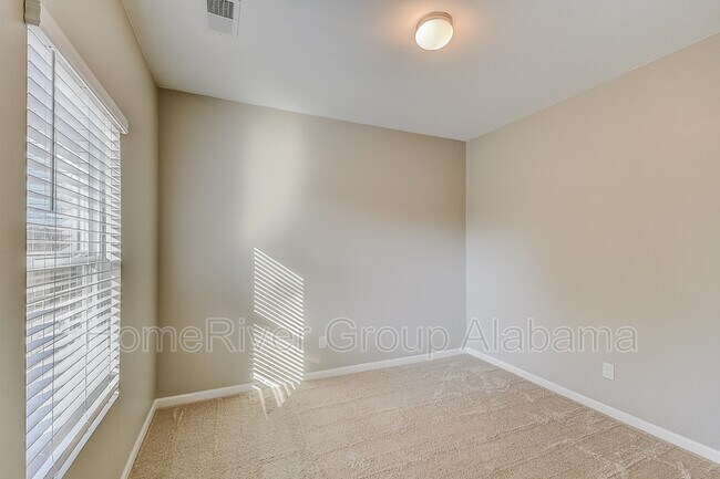 Foto del edificio - 120 Patriot Point Dr