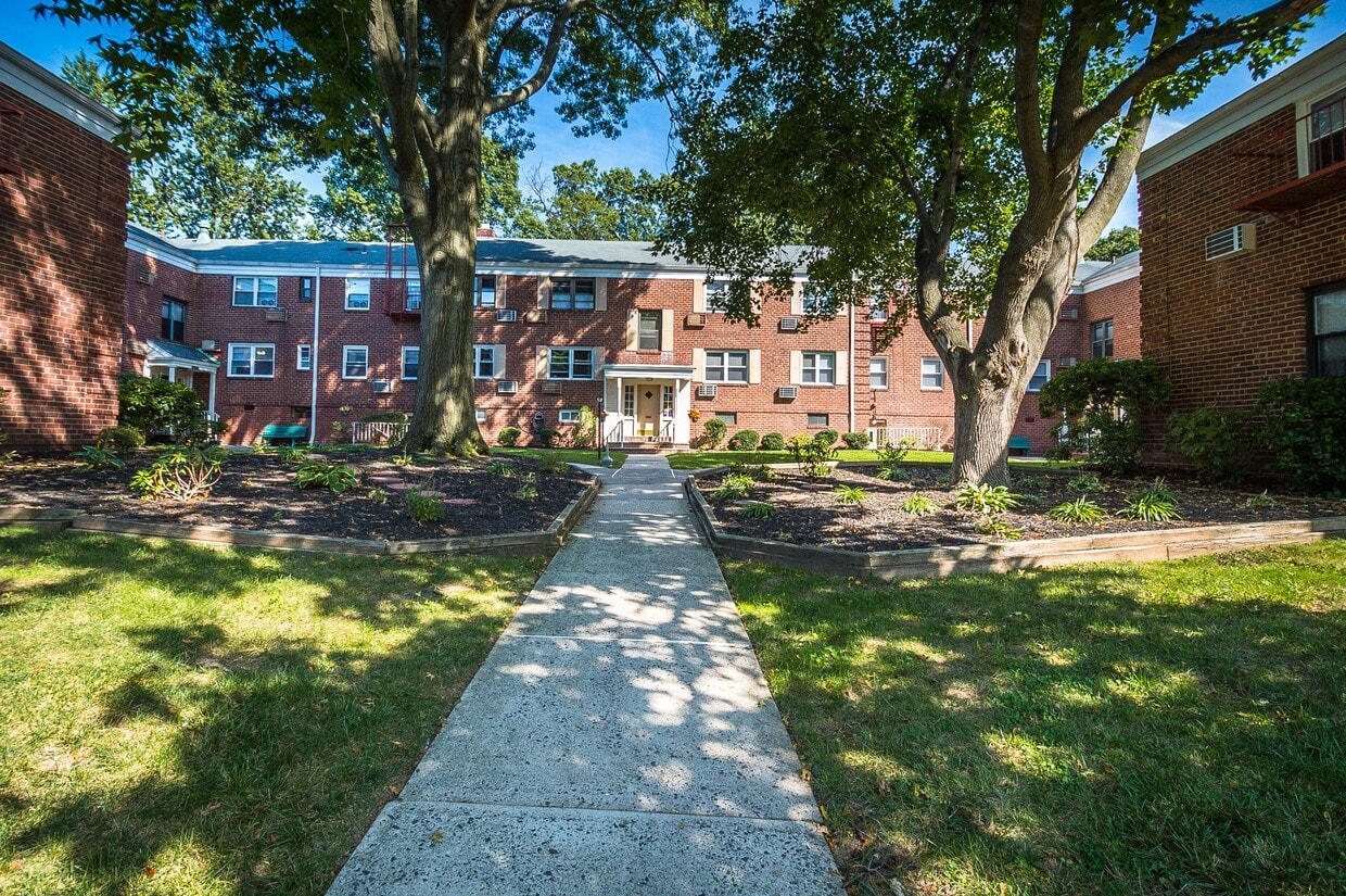 Primary Photo - Garwood Gardens Apartments