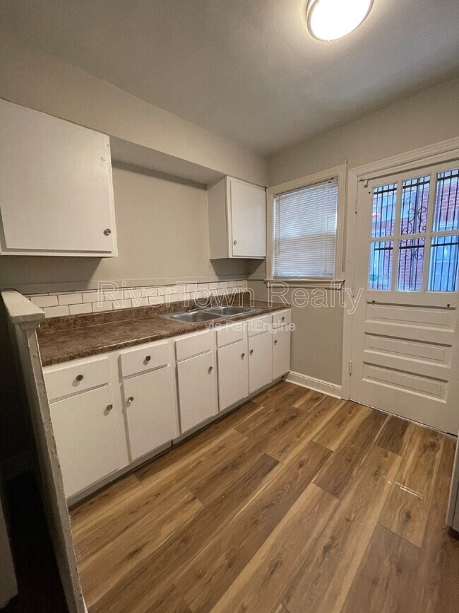 Foto del edificio - 3583 Watauga Ave