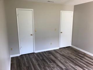 Building Photo - 335 Beverly St