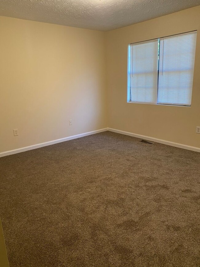 Building Photo - 2 Bedroom 2.5 Bath Townhome in Austell