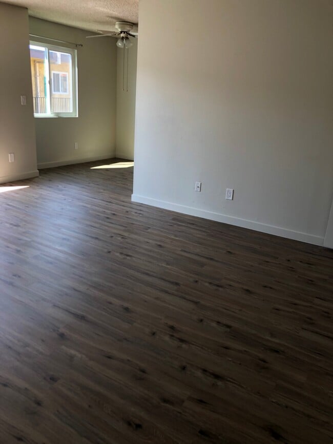 Building Photo - 333 Roosevelt St