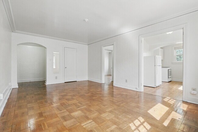 Foto del edificio - 5646 Hobart St