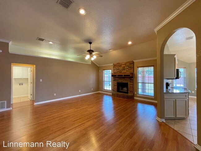 Building Photo - 4 br, 2 bath House - 607 Mustang Trail