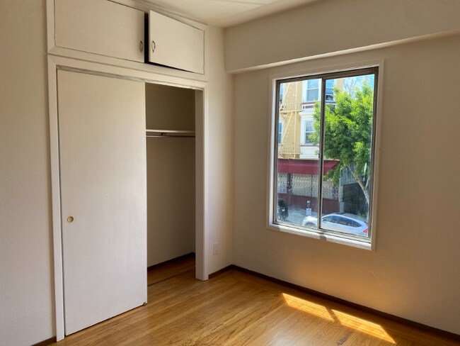 Foto del edificio - 1208 Powell St