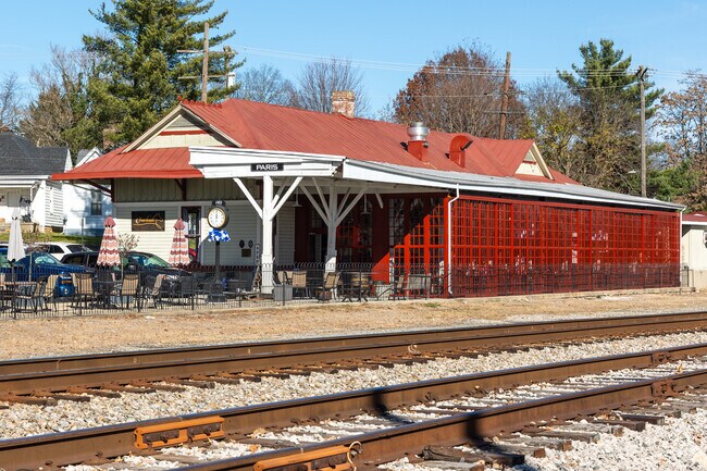 Grab a bite to eat at Trackside Restaurant & Bourbon Bar, located at the old Paris Train Depot.