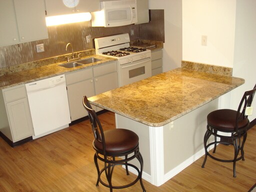 Building Photo - 540 E Portage Trl
