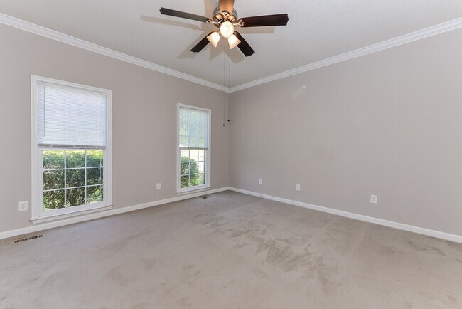Foto del edificio - 139 Kentwood Ln