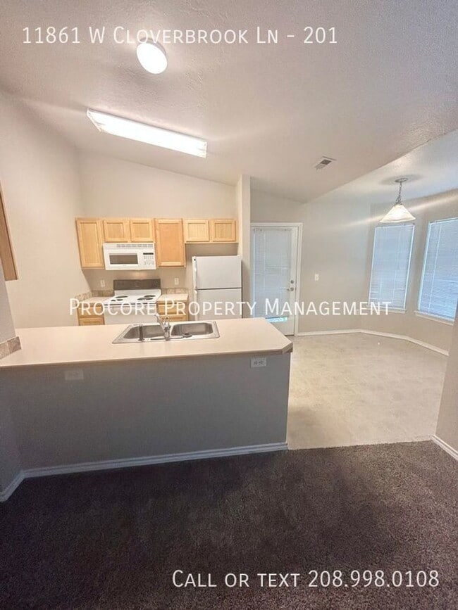 Building Photo - 11861 Cloverbrook Ln