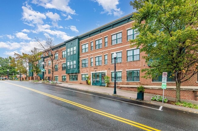 Building Photo - 2101 N Monroe St