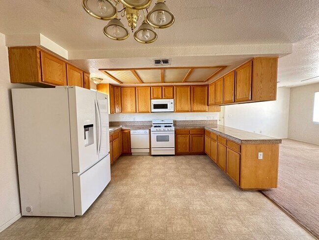 Building Photo - 6693 Mariposa Ave