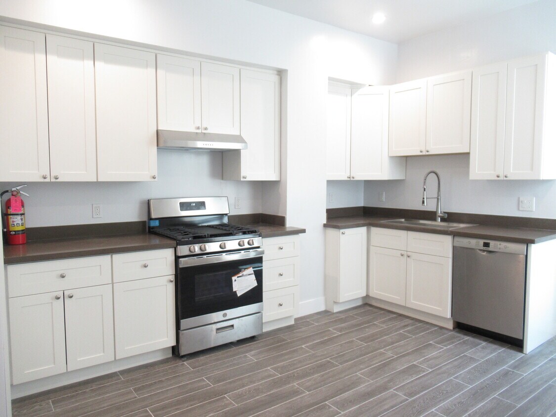 Foto principal - 320 2nd Ave